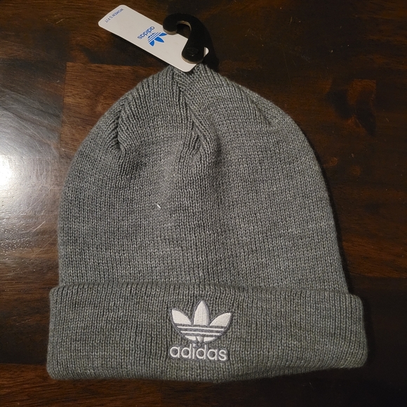 NWT Adidas cuff beanie in grey - Picture 2 of 3
